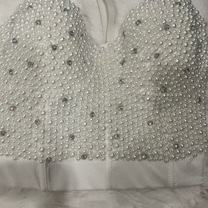 Medium pearls white top